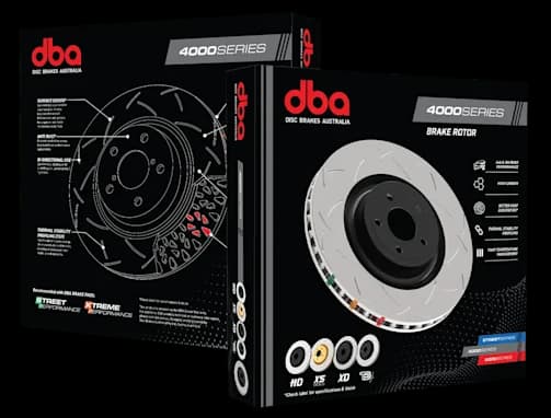 Disques DBA 4000 Series à haute teneur en carbone pour performance 4x4 avec stabilité thermique Emballage de disque DBA 4000 Series montrant la boîte avec schéma détaillé à gauche et disque haute teneur en carbone à droite